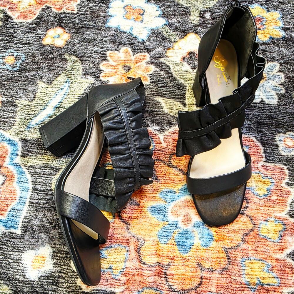 Seychelles Black Ruffle Ankle Strap Block Heel Sandals Size 8.5 Romantic Date